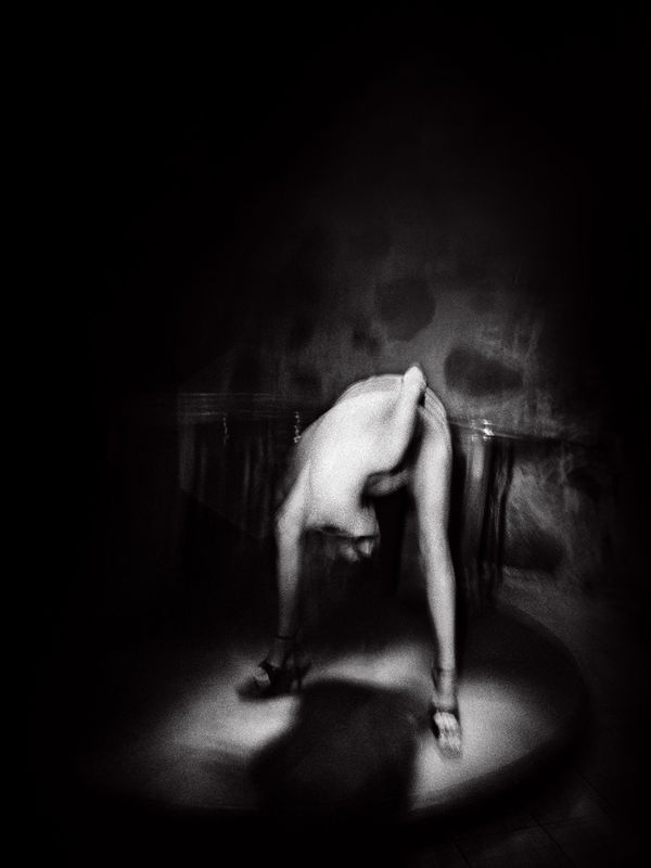 Antoine d'Agata, Vilnius, Lituanie, 2004, Courtesy Galerie Les filles du calvaire