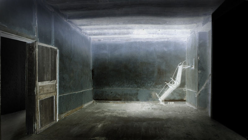 Corinne Mercadier I Devant un champ obscur