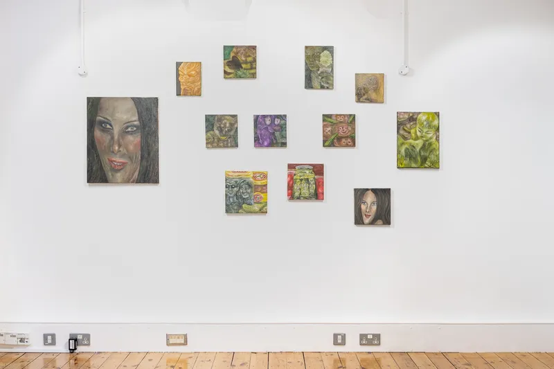 Little kiosk of bone juice, Vilte Fuller