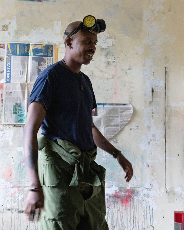 Jonathan Sölanke Gathaara Fraser in his studio