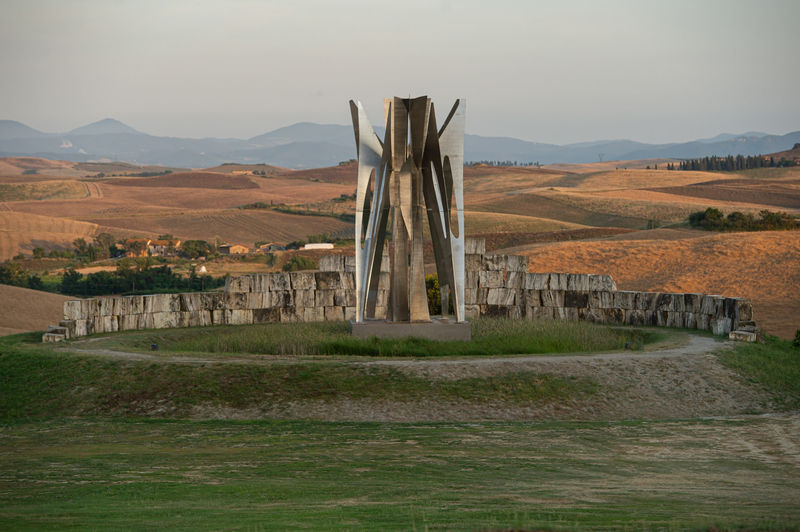 Pablo Atchugarry, Mariposa de la Vida, Lajatico