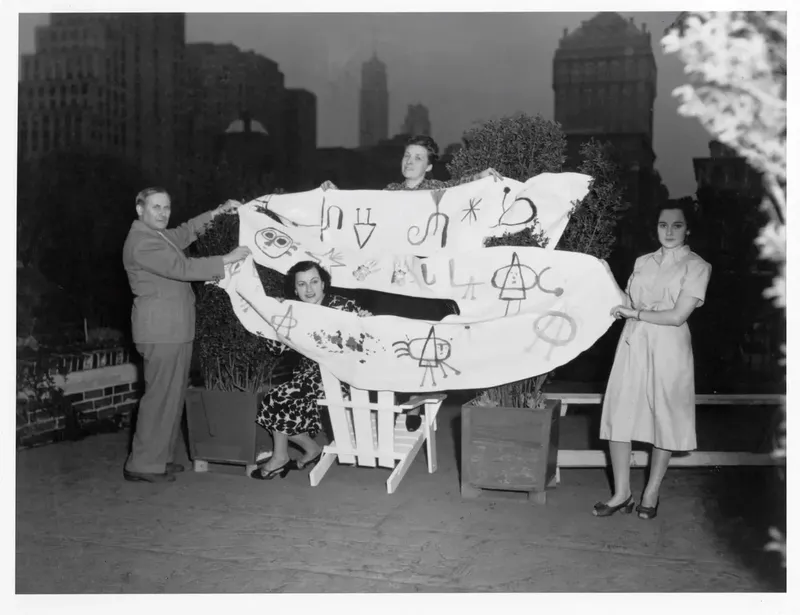 Joan Miro, with his wife Pilar Juncosa and their daughter Maria Dolores, together with Louise Bourgeois, in 1947. Via Joan Miró Foundation