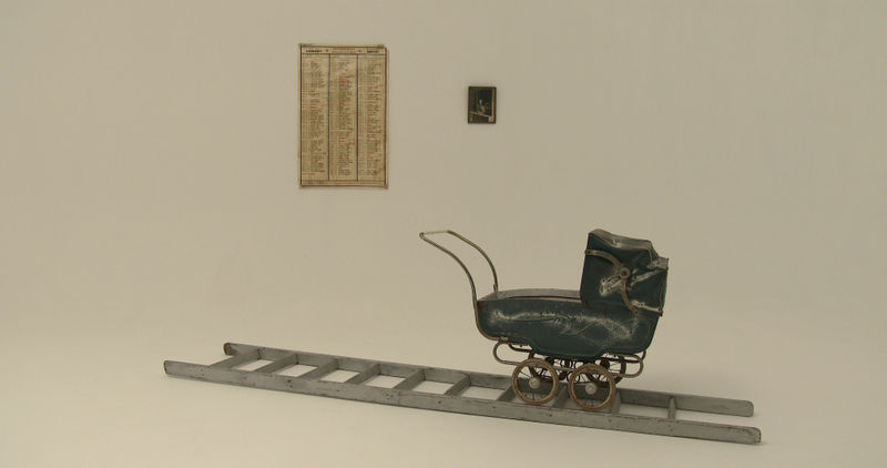 Marianne Berenhaut, Vie Privée, Le départ, 1982, installation, Centre Wallonie Bruxelles de Paris