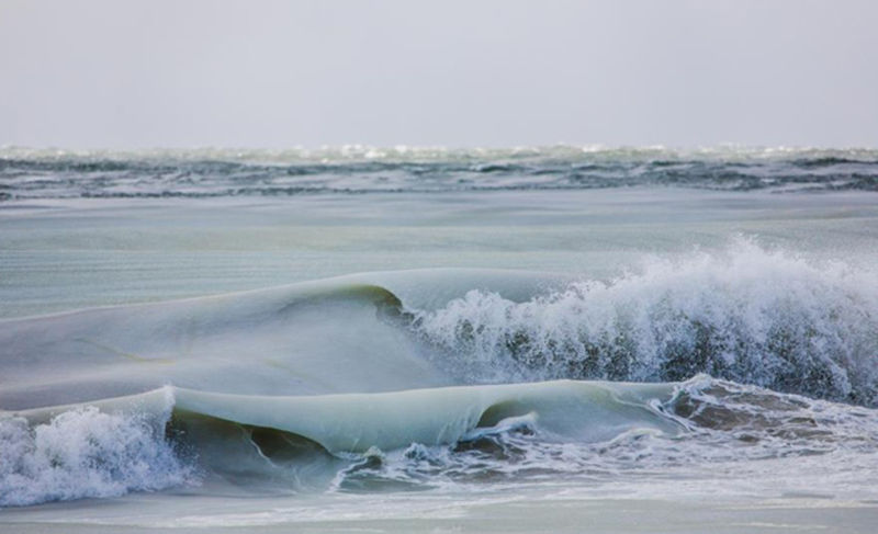 The 'Slurpee Wave' photographer is at it again