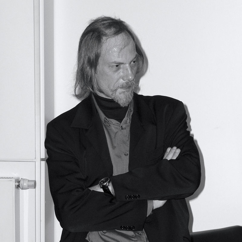 Belgian sculptor Jacques Van den Abeele (1960–2023) creating a bronze sculpture in his atelier, demonstrating his mastery of figurative modelling.