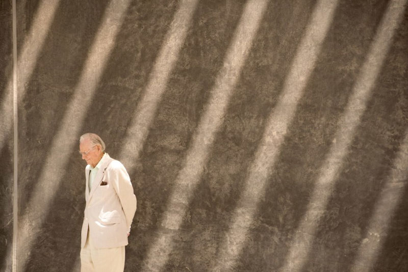 Wayne Thiebaud at the Jan Shrem and Maria Manetti Shrem Museum of Art in 2016. Photograph by Gregory Urquiaga