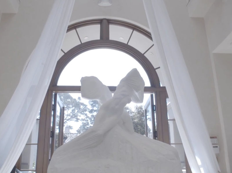 Richard MacDonald: Perfect Balance Exhibition, Gallery Feature: Inside Perfect Balance