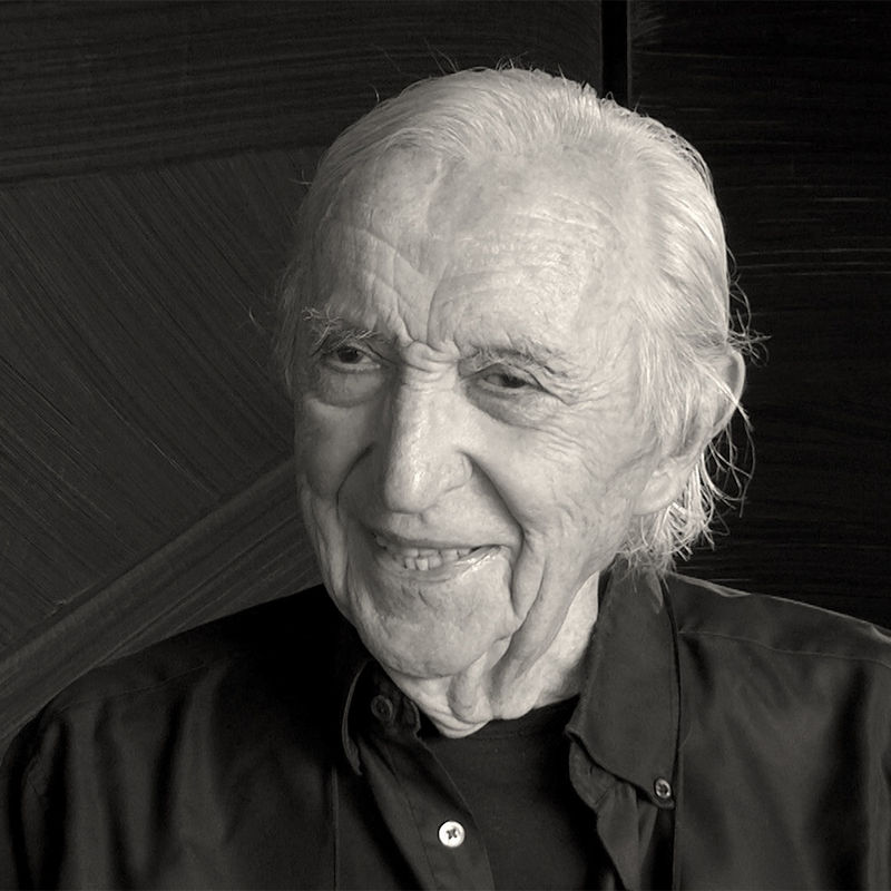 "File:655446-artiste-pierre-soulages.jpg" by NVP3D is licensed under CC BY-SA 3.0