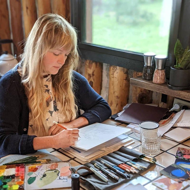 Portrait of artist Shannon Taylor in her studio