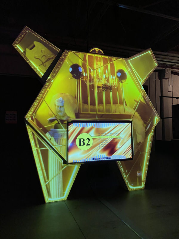 Neil Beloufa, Host B trying to reach out to it's audience, 2022, courtesy of the artist