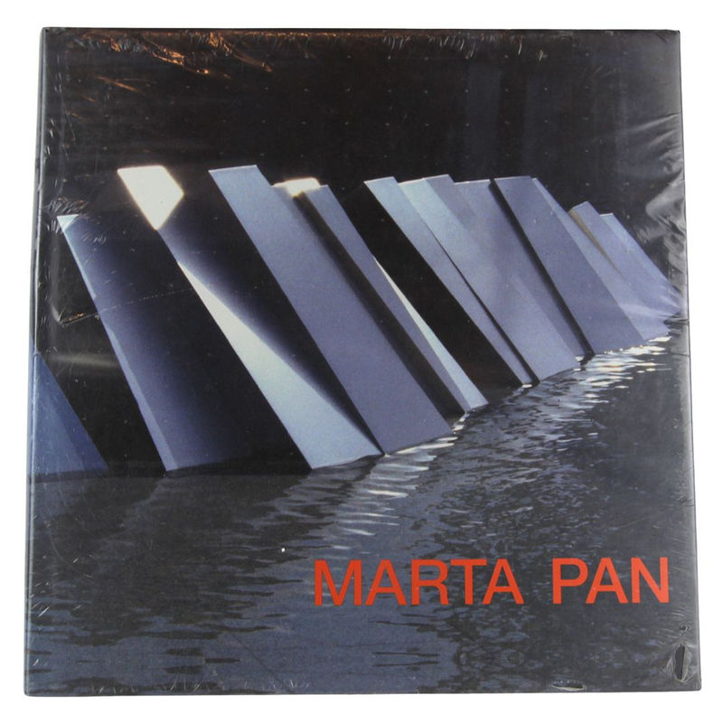 Marta Pan, Monograph / Monographie
