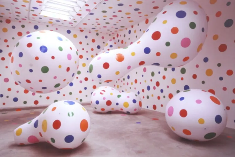 Yayoi Kusama Dots Obsession-New Century 2000