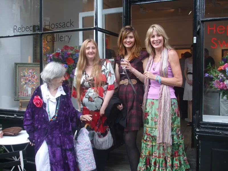 Rebecca Hossack with Dora Holzhandler and Hepzibah Swinford