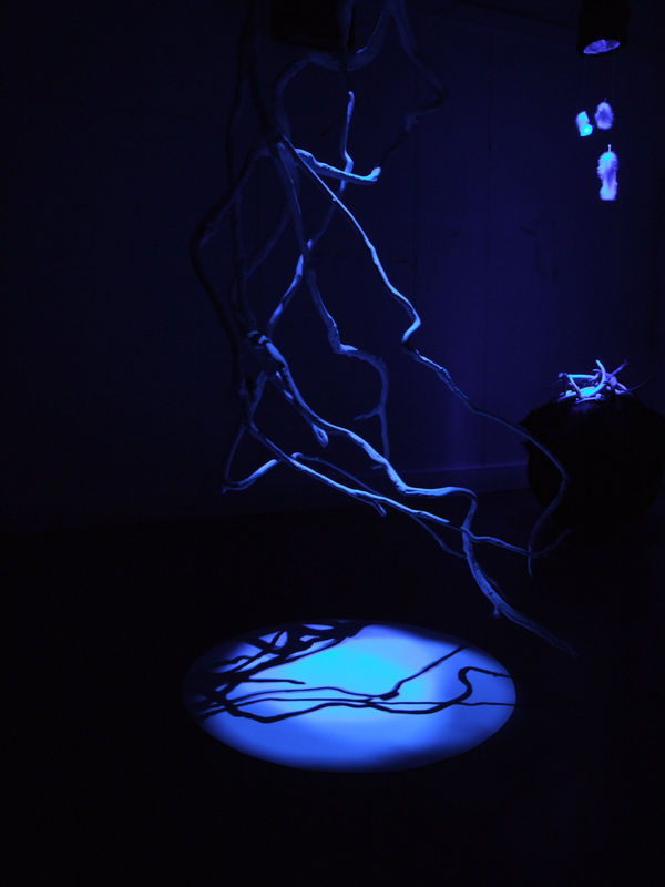 Gill Russell, Install image