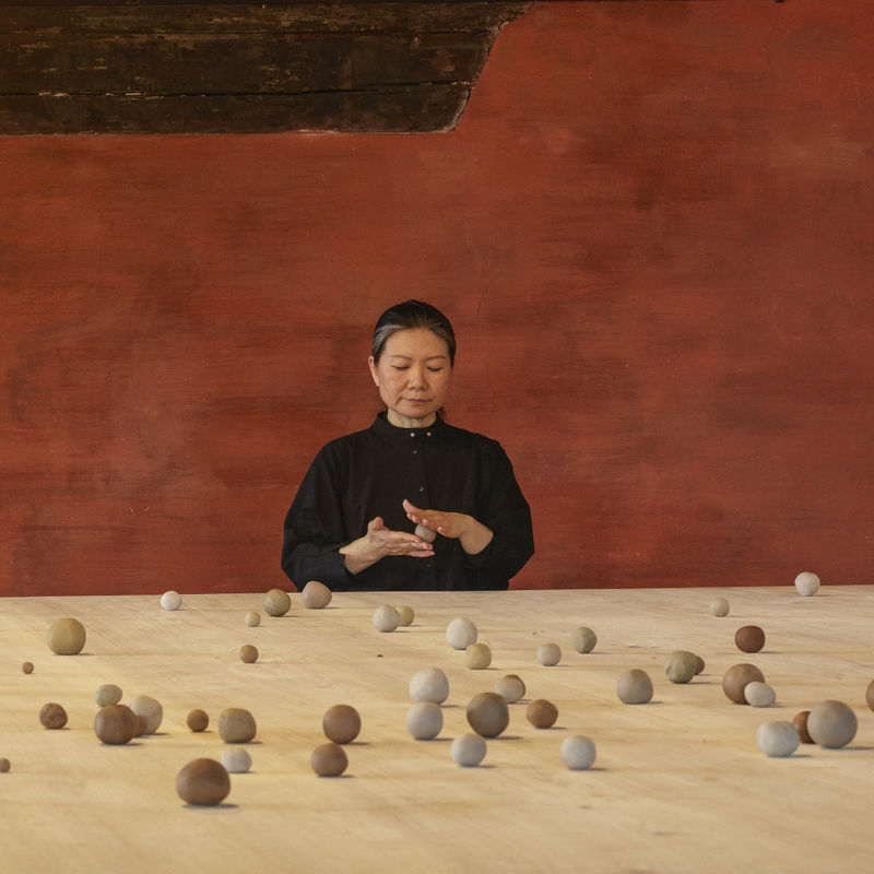 kimsooja with her work, archive of the mind