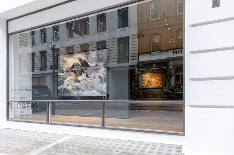 Flowers Gallery featured in 1000 Words Magazine