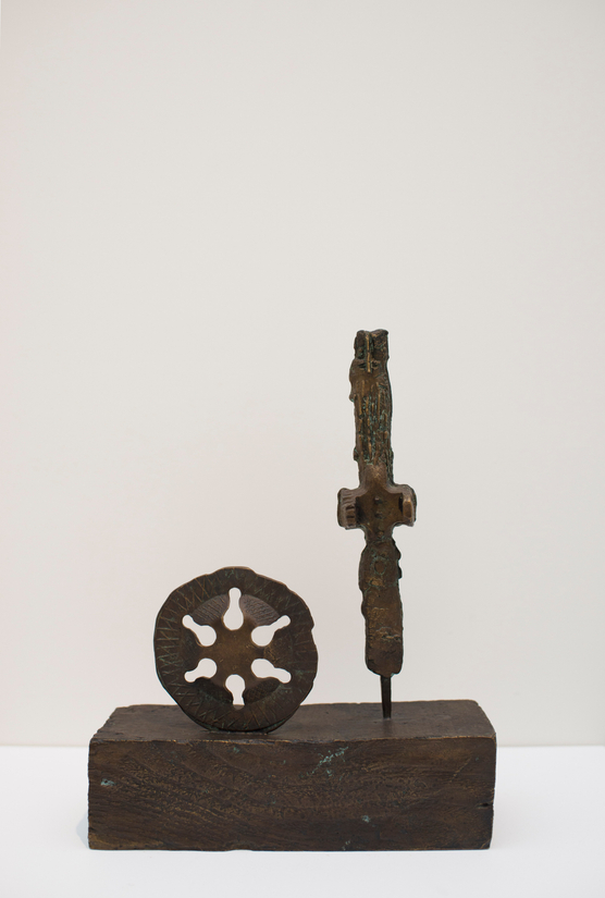 <span class="artist"><strong>Antoni Clavé</strong></span>, <span class="title"><em>Guerrier au bouclier</em>, 1960</span>