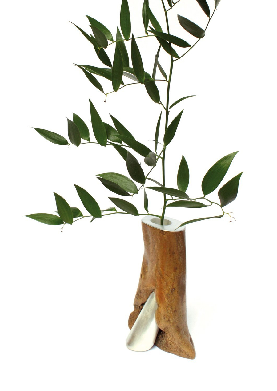 <p>Tidal Ossuary by Julia Lohmann and Gero Grundmann at Gallery Jacqueline Rabun, 2010. Photography by Julia Lohmann</p>