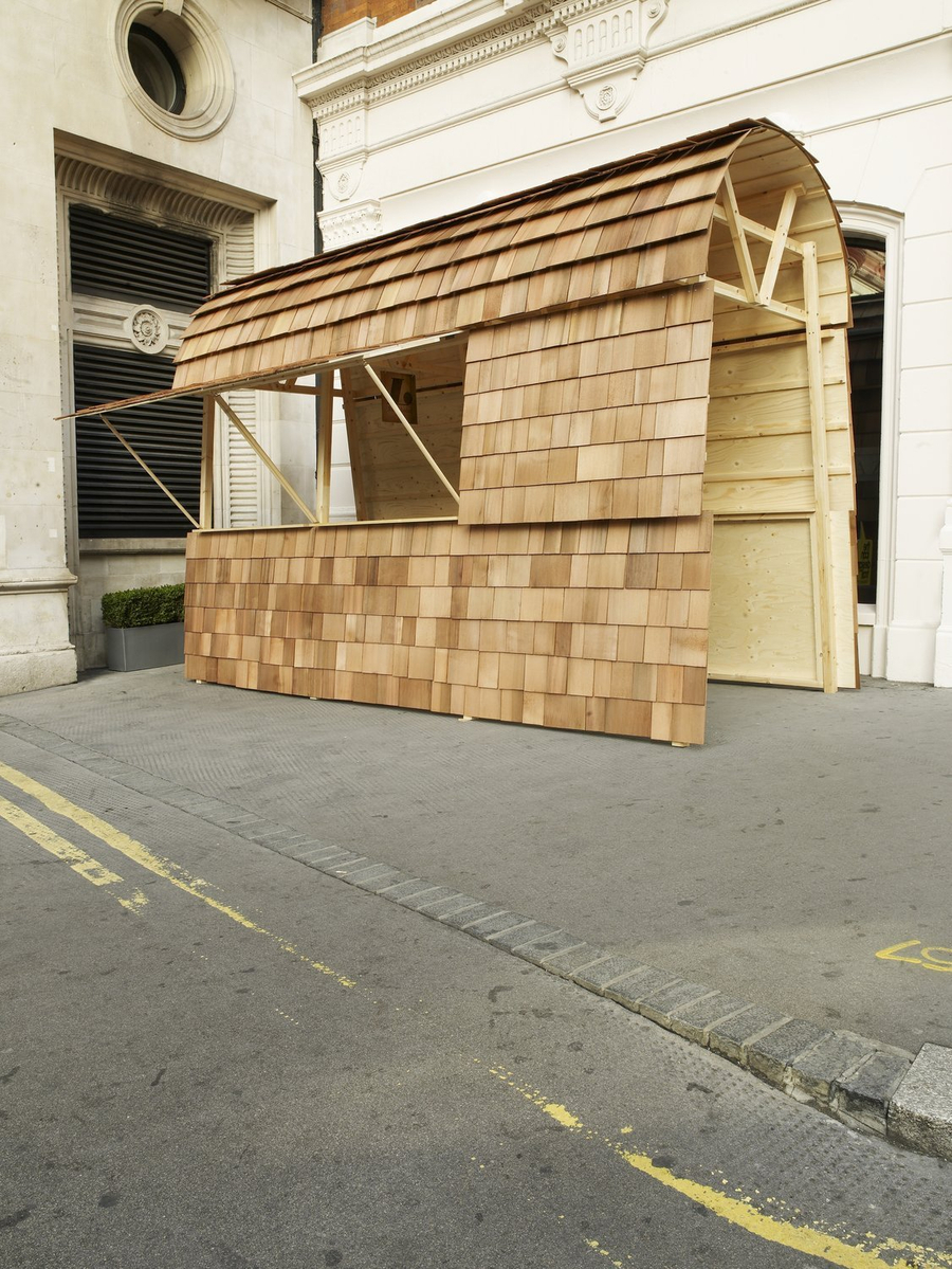 <p>The L Bar by Glass Hill at Andaz, 2010. Photography by Gideon Hart</p>