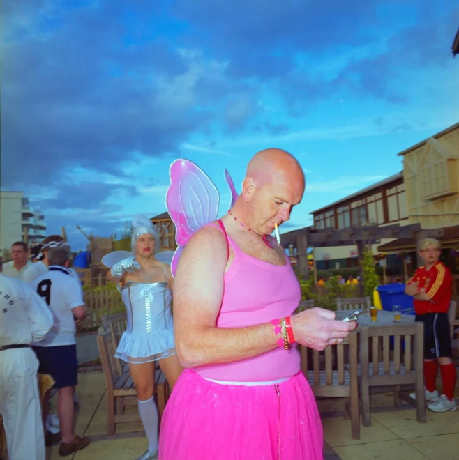 安娜·福克斯，《天使》，选自《度假村2》系列，2009-11  Anna Fox, Angel, From the series , 2009-11