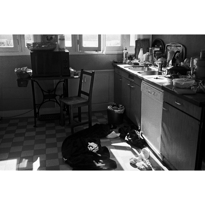 照片 © 安妮·埃尔诺与马克·玛丽（收录于《相片之用》© 伽利玛出版社，巴黎，2005年）  Photo © Annie Ernaux et Marc Marie, qui apparaissent dans : L’Usage de la photo © Editions Gallimard, Paris, 2005.