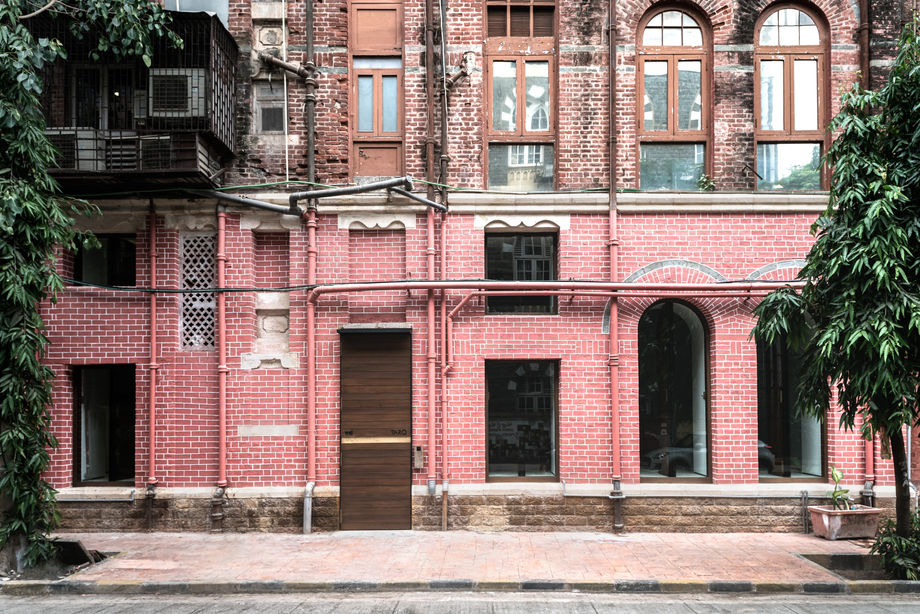 SquareWorks Converts Former Victorian Gothic Style Building Into An Art Gallery In Mumbai