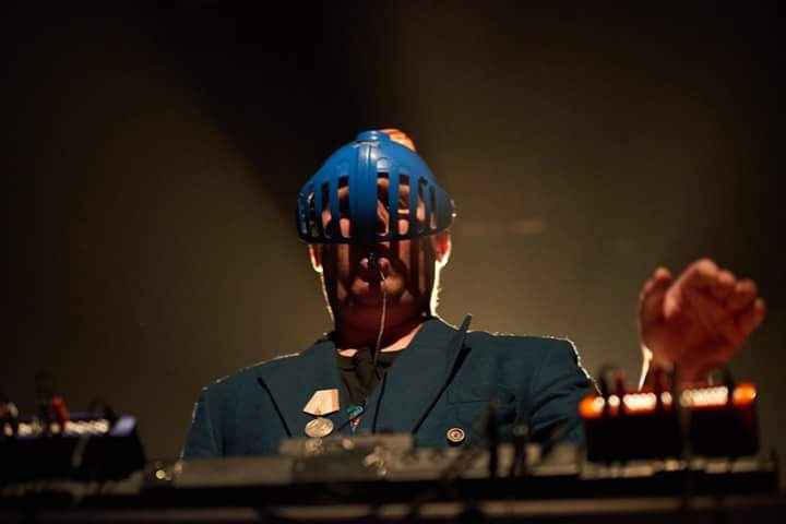 Arma Agharta / Fritz Welch / Greta Buitkutė, TOPH@WORKPLACE