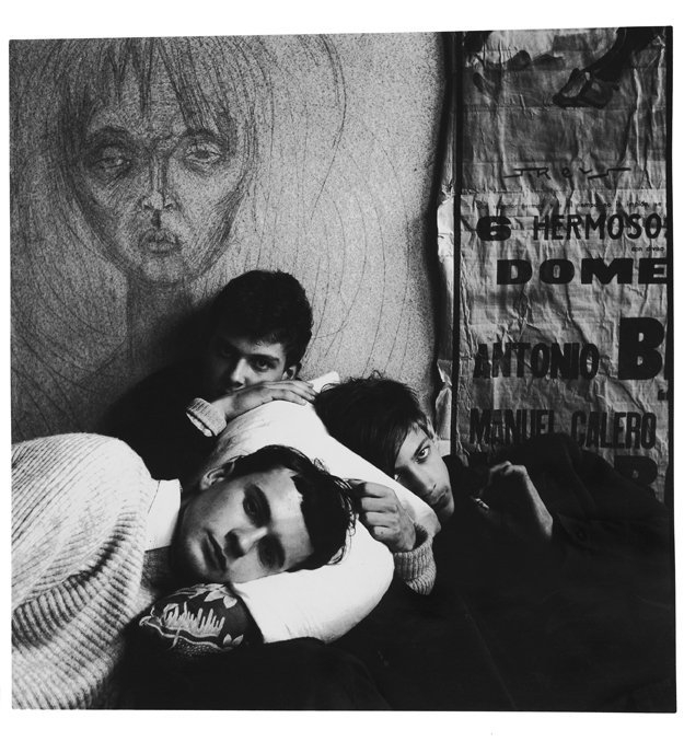 Ed van der Elsken, Johan van der Keuken, voor hij "wij zijn zeventien" publiceerde, en vrienden, Amsterdam, 1955