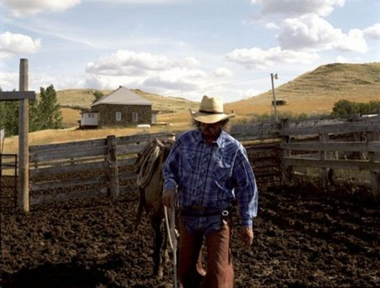 Muzi Quawson, The Old Home