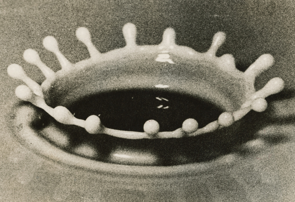 UNKNOWN PHOTOGRAPHER