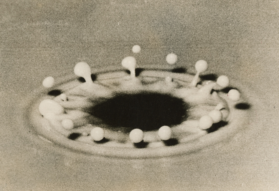 UNKNOWN PHOTOGRAPHER