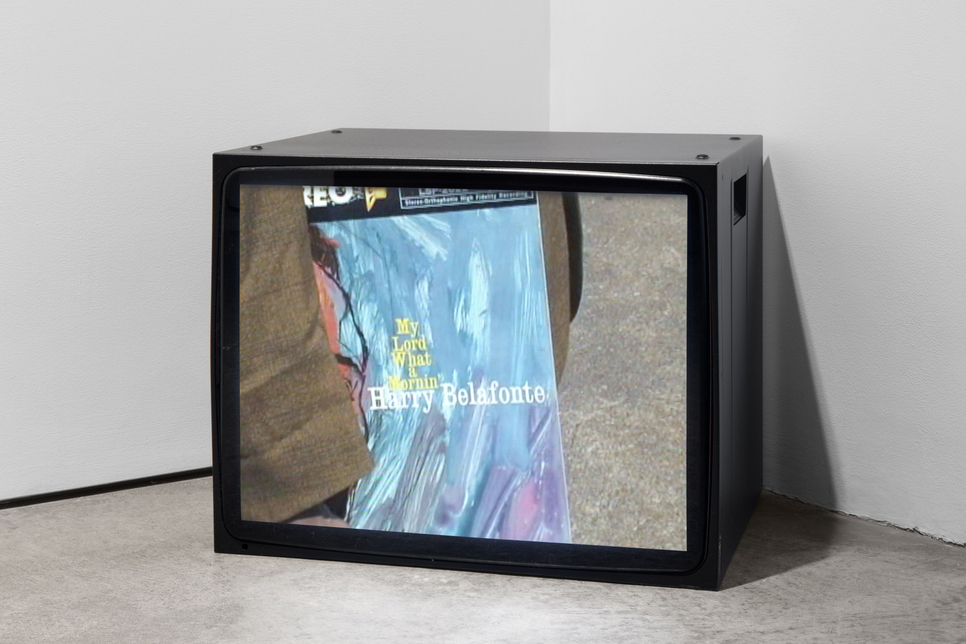 Isabela Ferreira: "Ralph Lemon: From Out of Space"