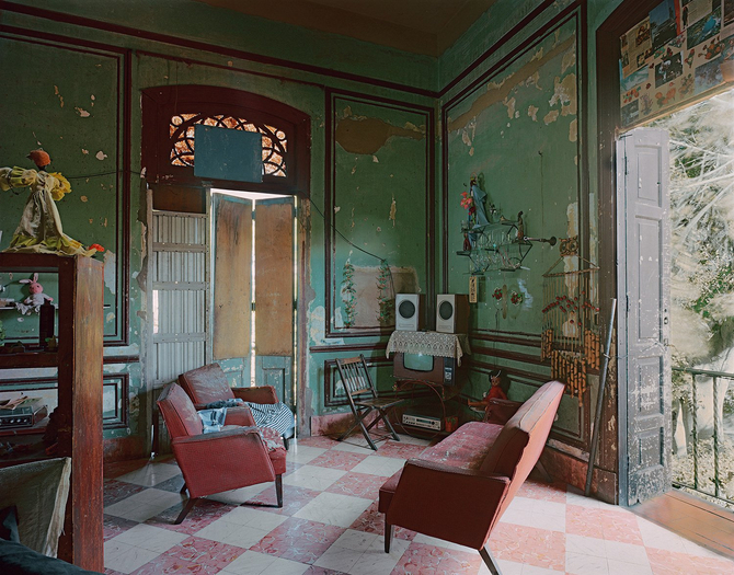 Robert Polidori, Ciudadela, Formerly the House of Countess O'Reilly, the Condesa de Buenavista, 6 #320 (at the corner of Avenida 5ta.), Miramar, Havana, 1997
