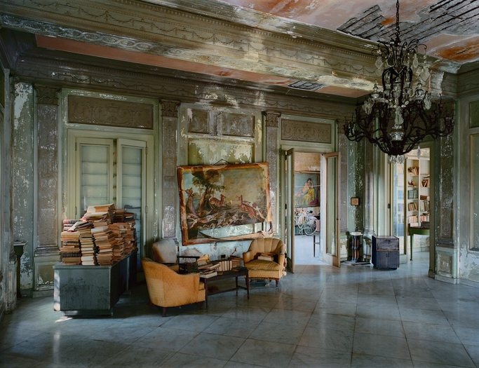 Robert Polidori, Señora Luisa Faxas Residence, 2 #318 (at the corner of Avenida 5ta.), No. 1, Miramara, Havana, 1997