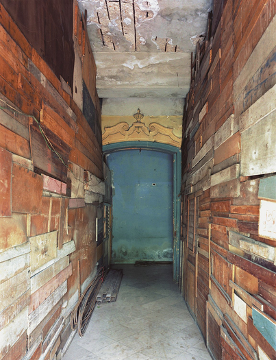 Robert Polidori, Ciudadela, Formerly the House of Countess O'Reilly, the Condesa de Buenavista, 6 #320 (at the corner of Avenida 5ta.), Miramar, Havana, 1997